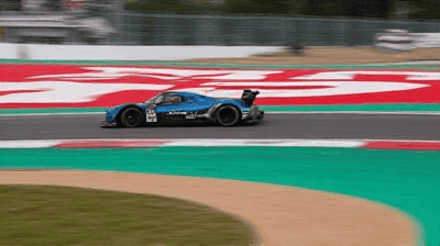 The Art of Precision: Navigating Curves and Straights in Extreme Racing